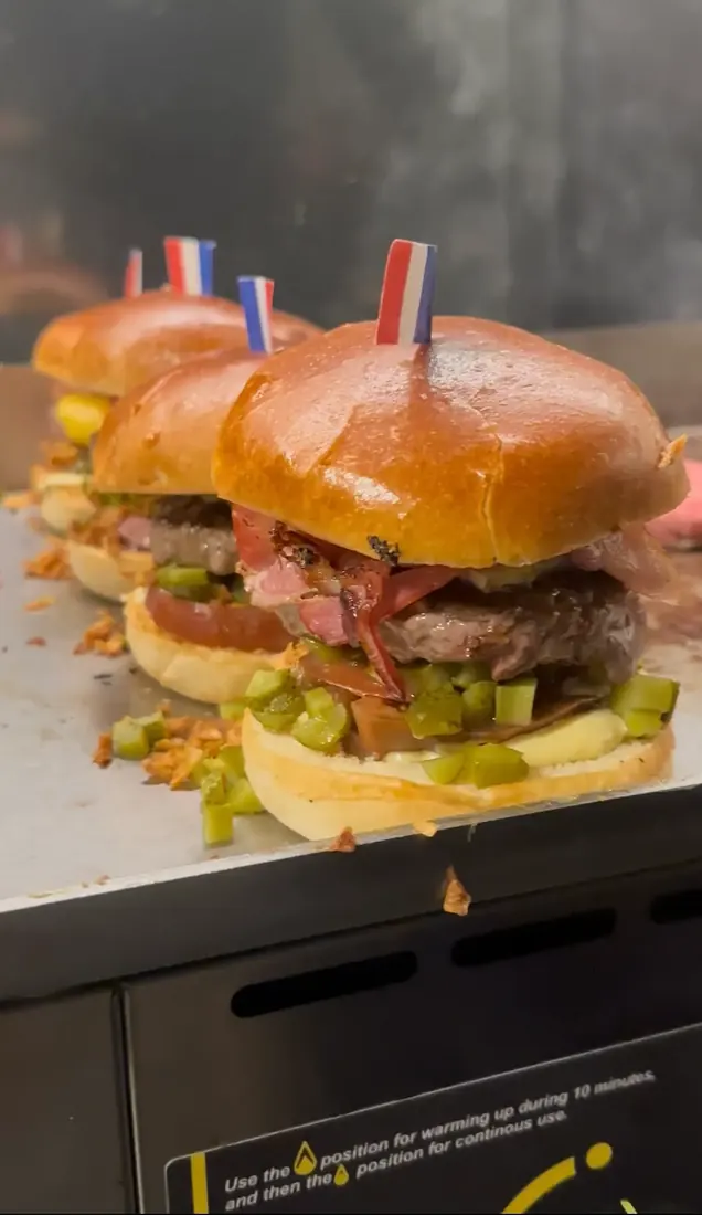 Burger gourmet maison du food truck La Manne